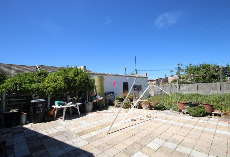 2 Bedroom Property for Sale in Kensington Western Cape